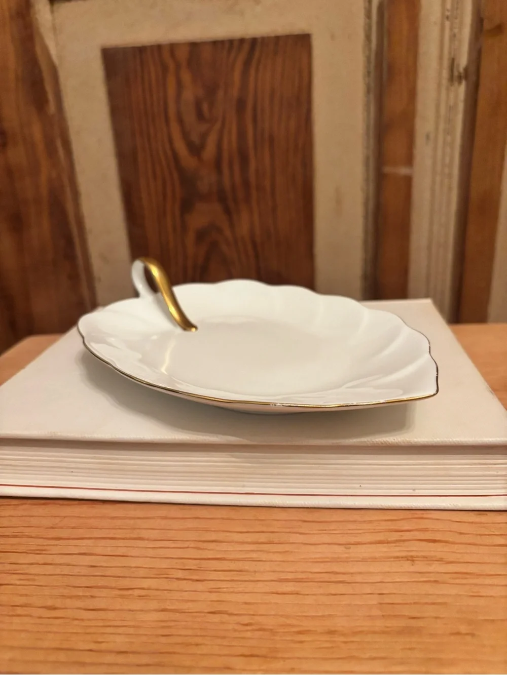 Toyo White and 24k Gold Accent Trinket Dish